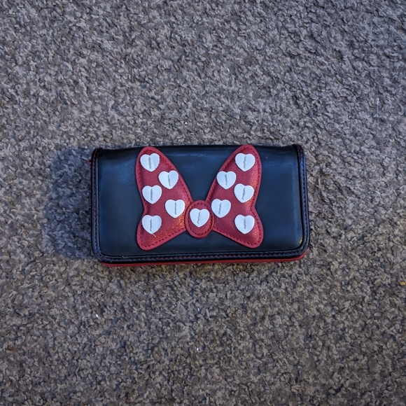 Disney wallet - Picture 1 of 3